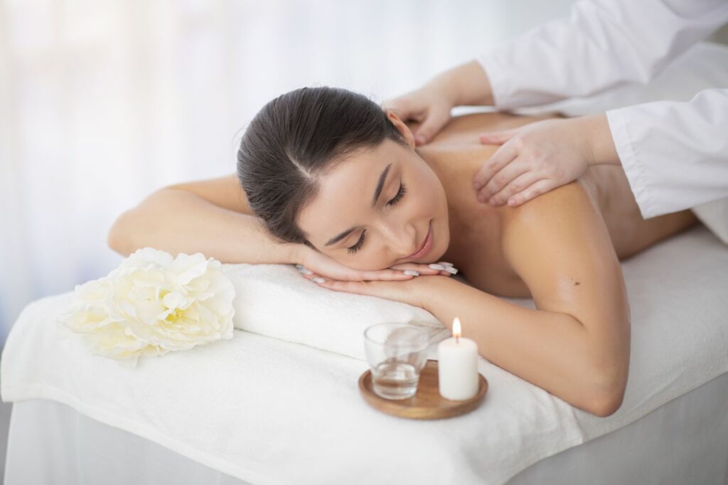 Masáže PEARL • Luxury Beauty salon Masáže Praha - Pearl Luxury Beauty Salon - Kosmetický salon Praha